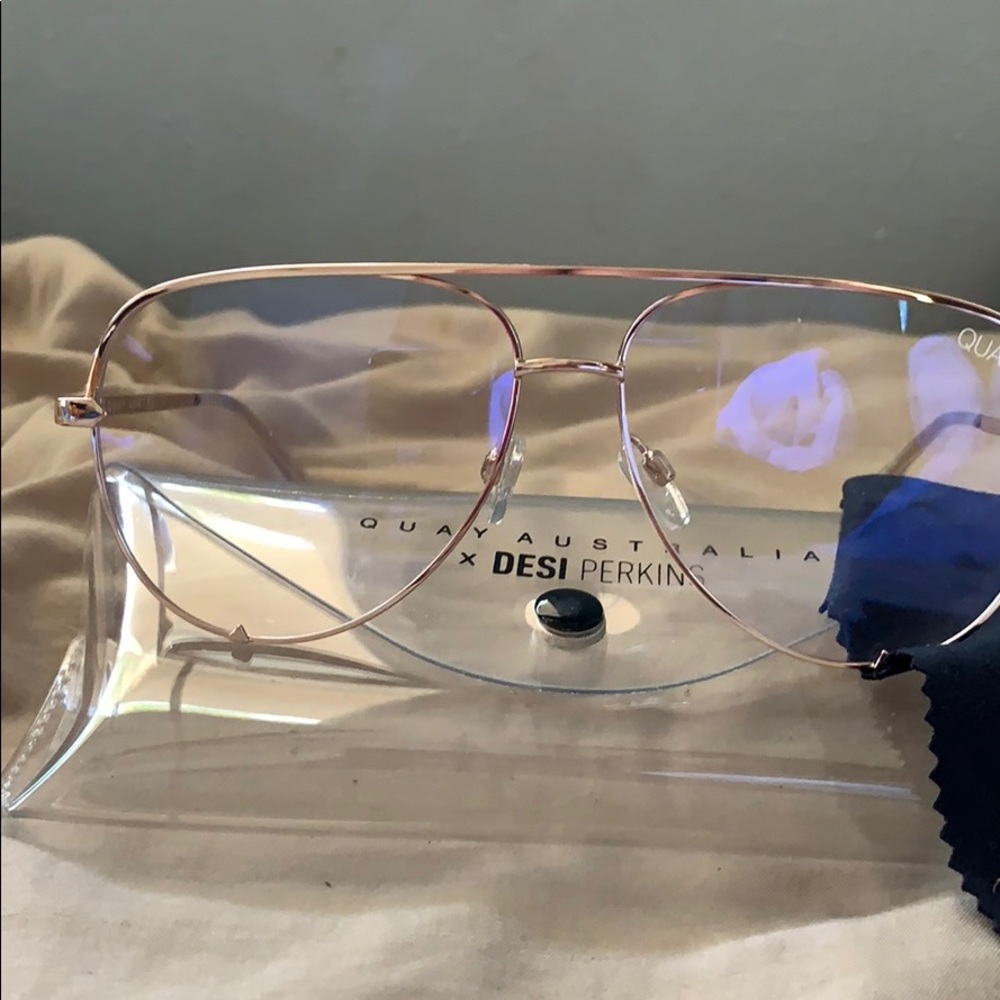 DESI X Quay High key blue light glasses